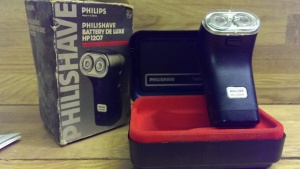 A vintage made in Gt Britain Phillips battery shaver.